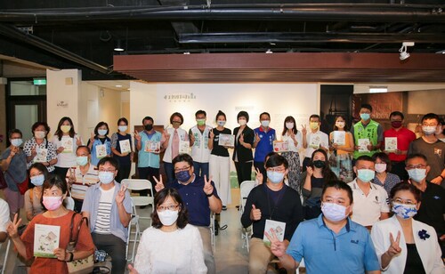 展覽開幕式大合照圖片