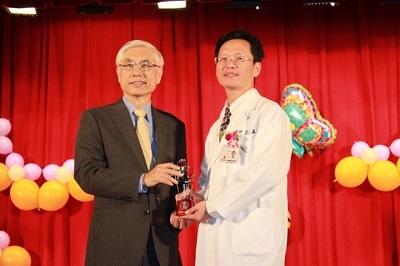 李錫鑫醫生獲頒衛服部第一屆「特殊貢獻醫師獎」