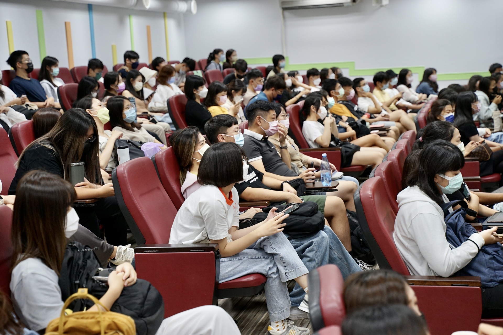管理學院學生踴躍參與交換生說明會活動圖片