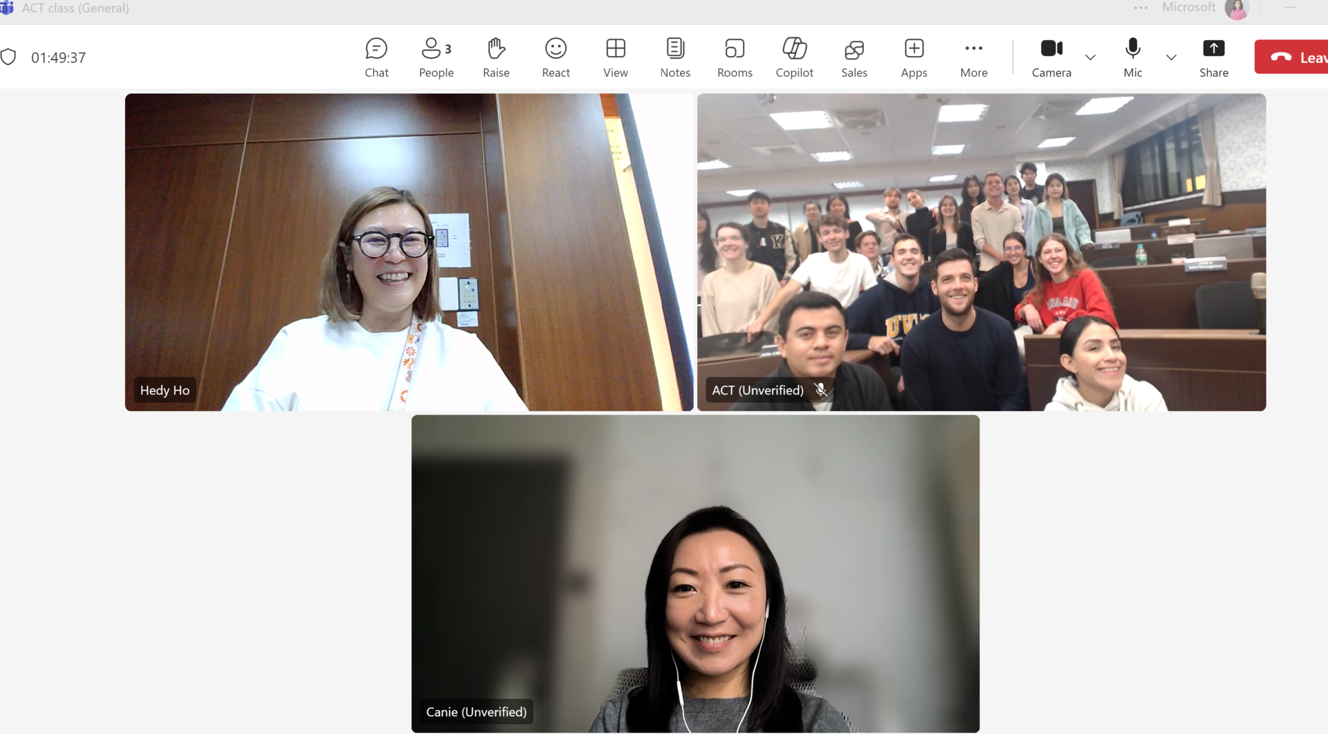 學生與講者合影圖片