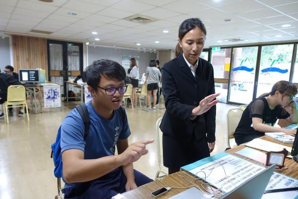 虛實結合跨境體驗 資管團隊奪資訊競賽首獎（中山新聞）圖片