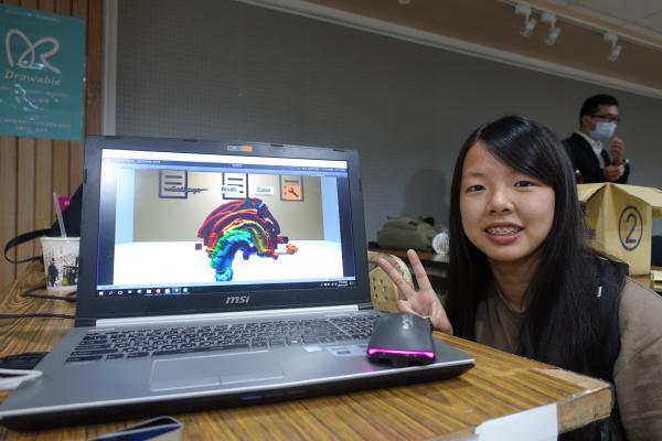 虛實結合跨境體驗 資管團隊奪資訊競賽首獎（中山新聞）圖片