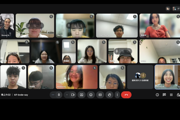 [English Corner] International Alumni Ronnie Nunez Shares Global Workplace Experience: Communicating, Setting Boundaries, and Making an Impact in Diverse TeamsImage