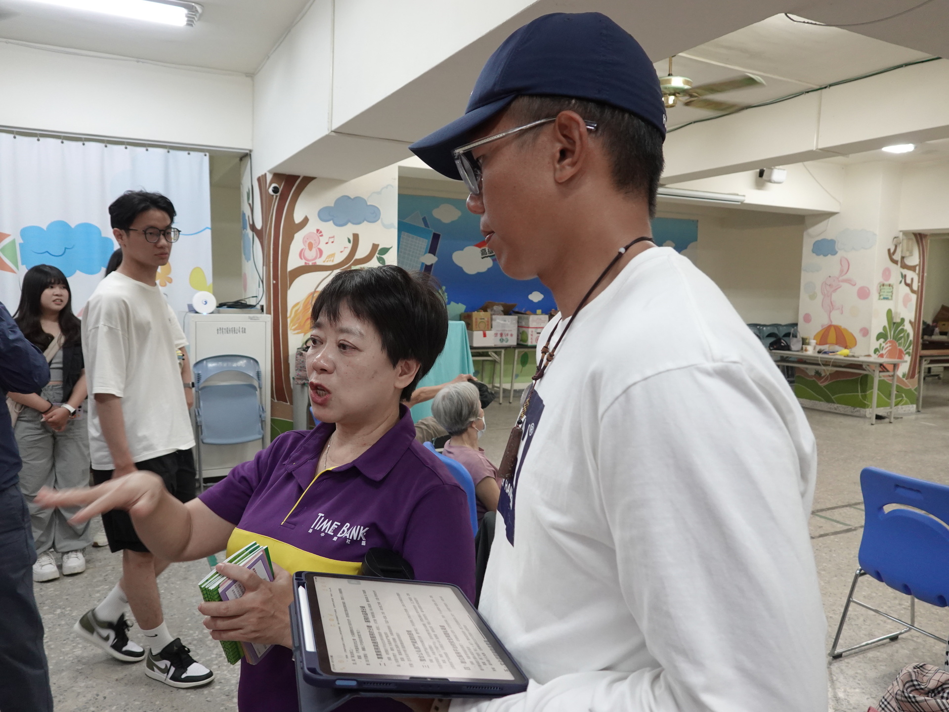 學生吳亮霆主動提問時間銀行推動歷程中的挑戰圖片