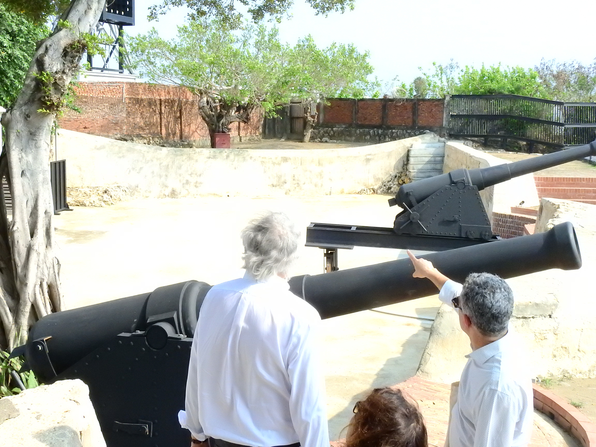 Board members visited Xiongzhen North Gate