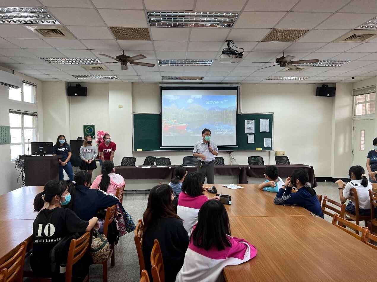 【Student Association of International Programs】《111-1》Learning beyond borders: Fu-Cheng High School Culture SharingImage