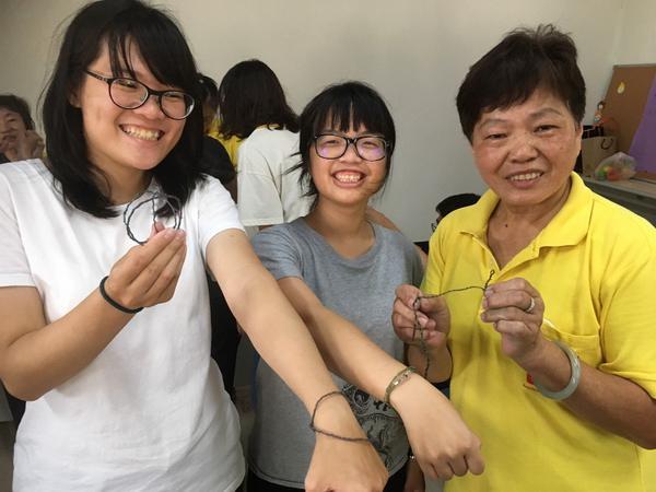 社區循環經濟體驗─香蕉絲手環製作圖片