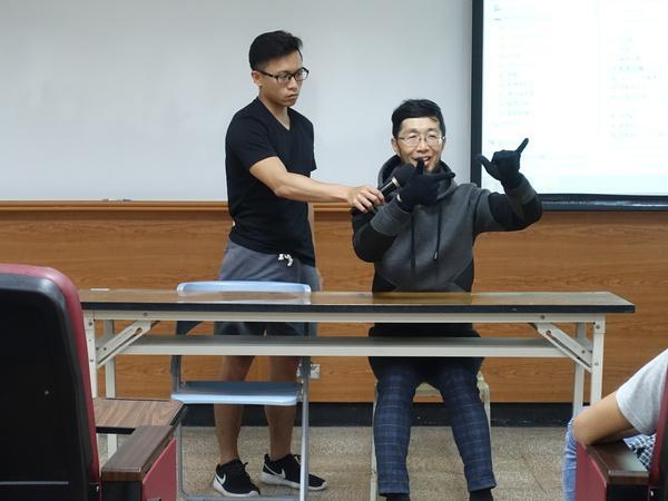 沙畫大師莊明達 與中山學子聊創新美學（中山新聞）圖片