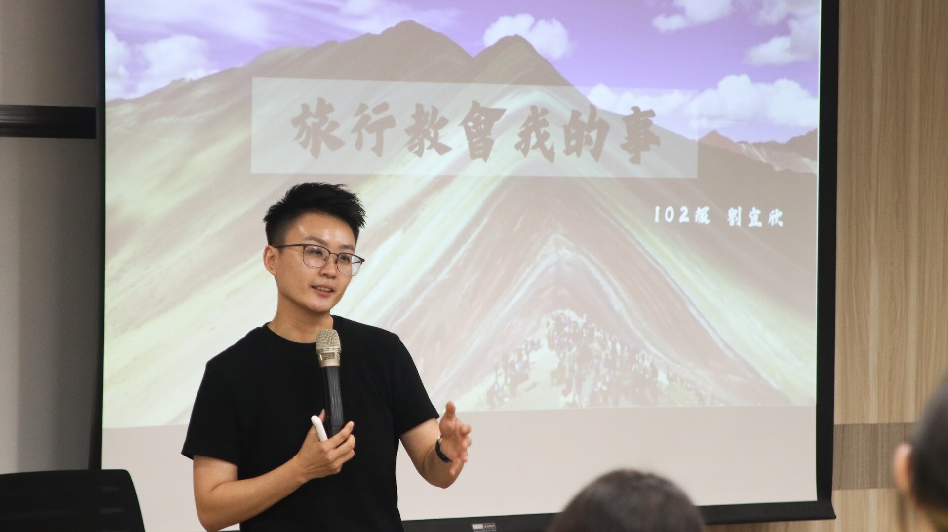 【職涯】2025 後燃計畫|把世界當書讀完!企管系劉宜欣學姐:用雙腳翻頁,用行動寫人生圖片