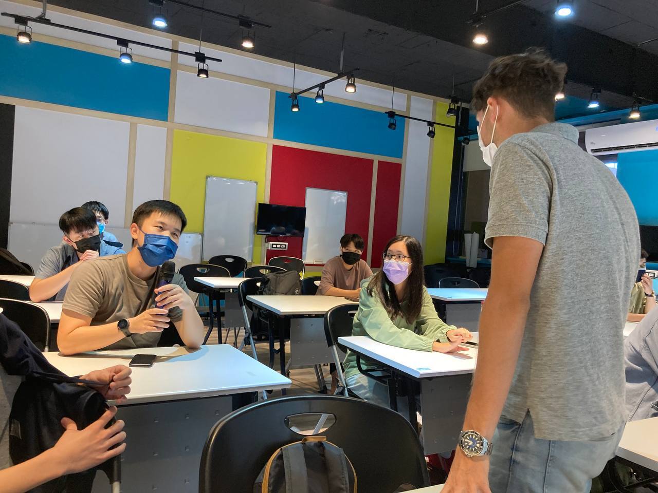 同學以英語闡述人類會發起戰爭的原因圖片