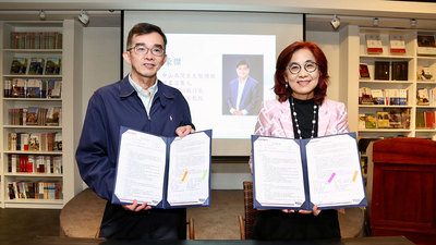 左起為中山大學前任管理學院院長陳世哲、《哈佛商業評論》全球繁體中文版執行長楊瑪利；張智傑攝圖片