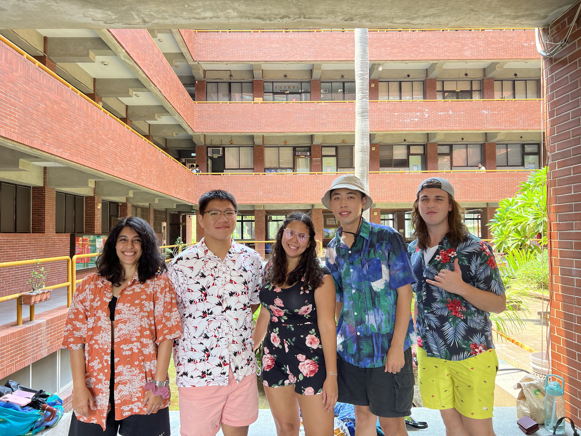 【Student Association of International Programs】《111-1》Spirit Week: Keeping up the school spirit in a unique colorful way!Image