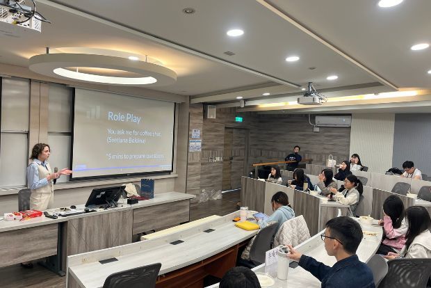 [English Corner] IBMBA Alumna Svetlana Boldina Shares Coffee Chat Strategies: Questioning Skills, Conversation Structure, and Relationship BuildingImage