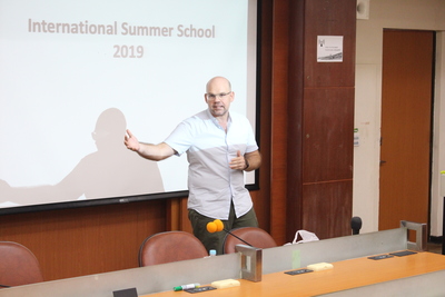 【管院】國際教師分享客座拉薩瓦納大學暑期課程經驗圖片