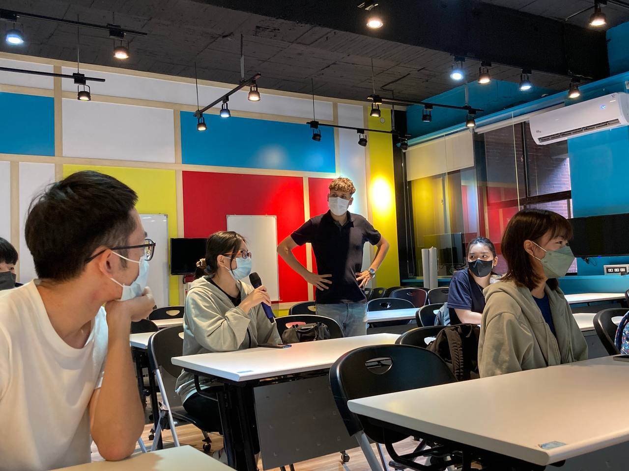 同學主動回應講師的問題圖片