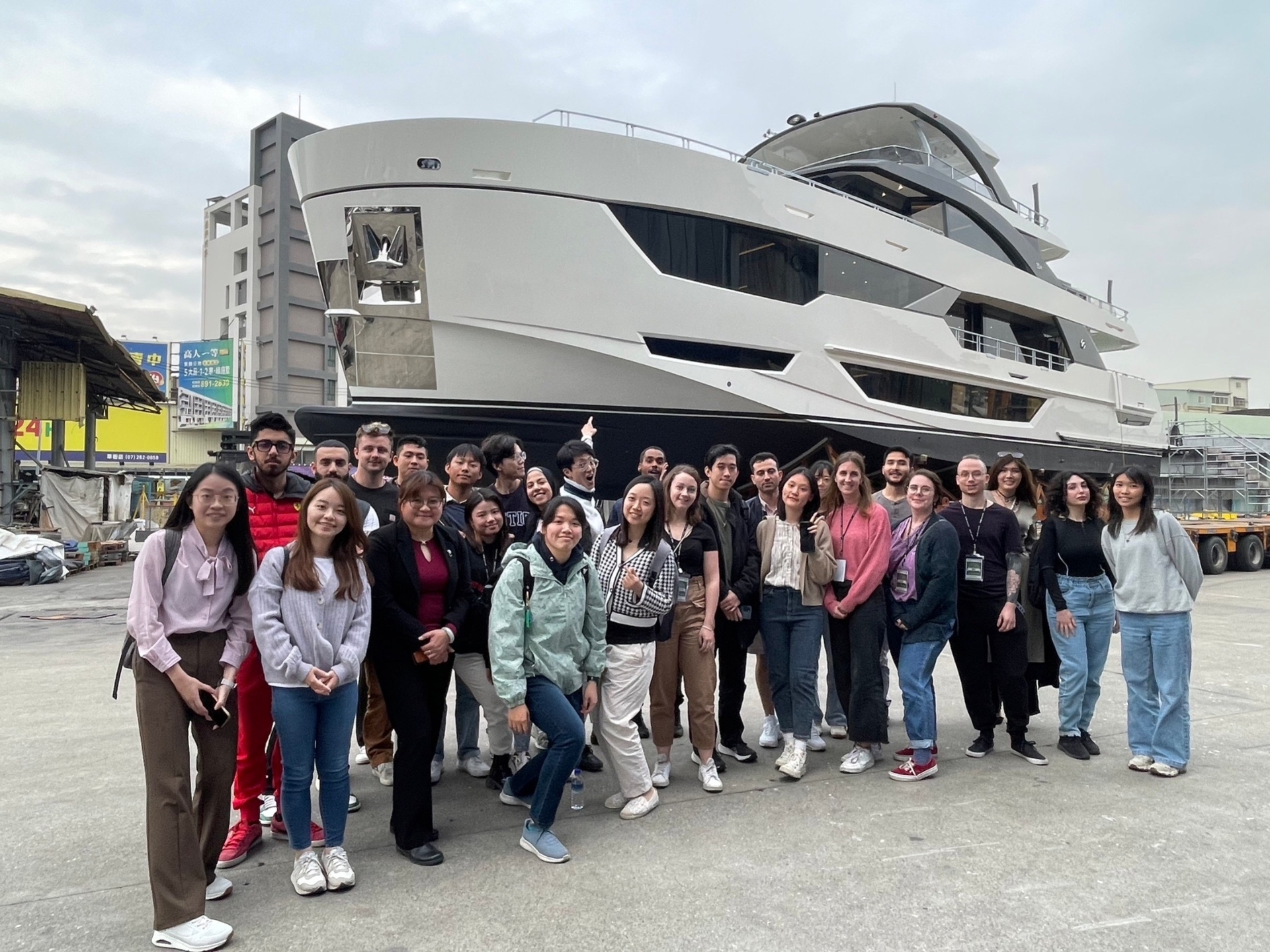 ACT學生參觀豪華遊艇圖片
