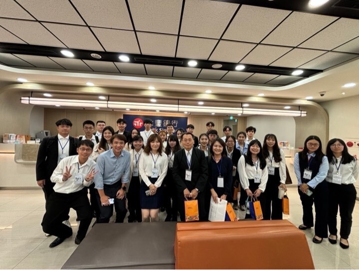 參訪永豐銀行北高雄大樓合照圖片