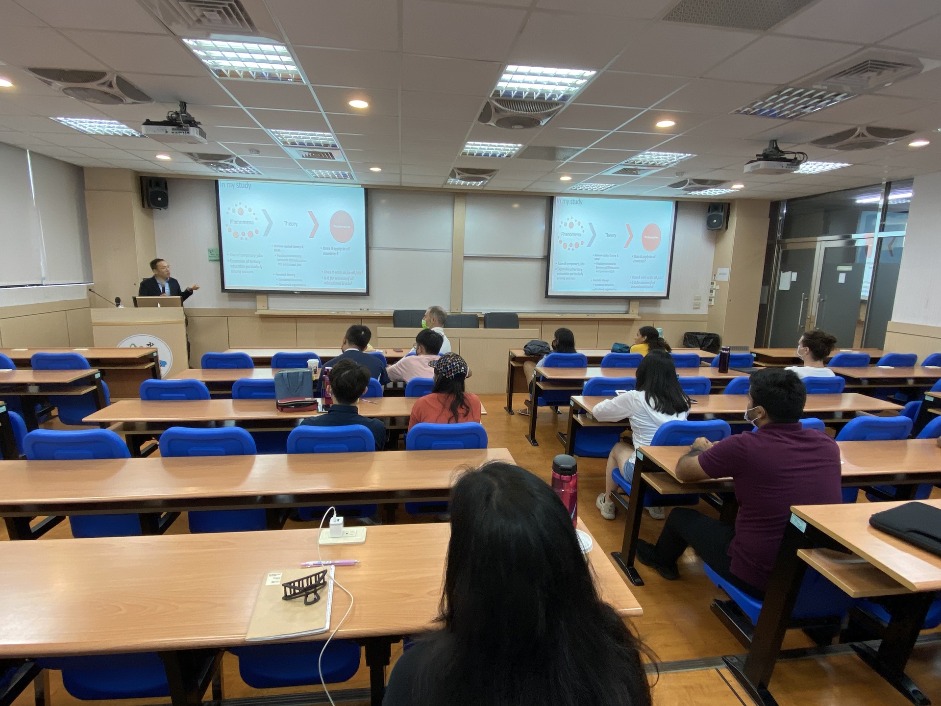【GHRM MBA】《111-1_GHRM531》Thesis Writing Class - Is Standard Employment Good for All?: Gendered Institutional Logic of Employment Patterns in South KoreaImage