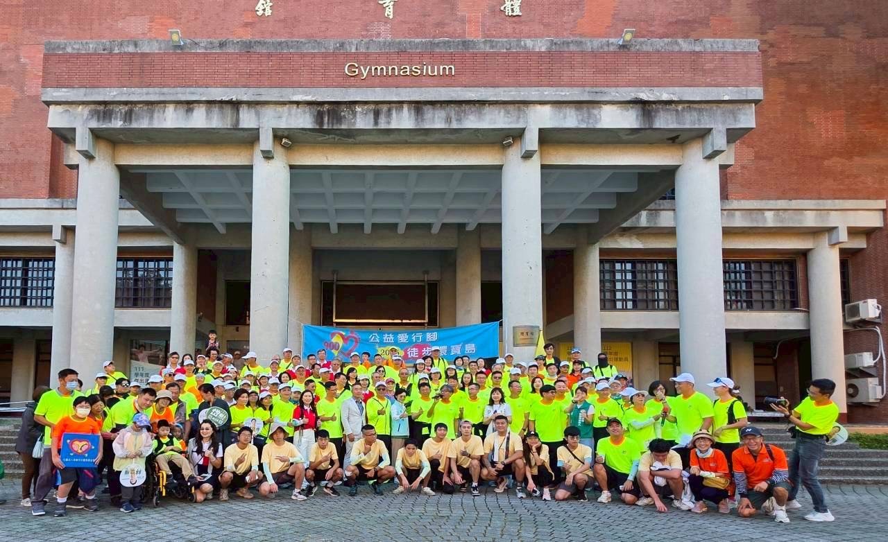 「公益愛行腳」徒步環島活動合照圖片