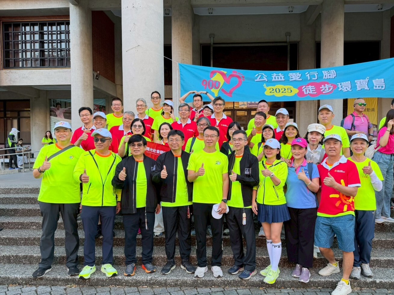 中山大學校長李志鵬、管理學院院長林豪傑、EMBA執行長蔡佳芬等校內師長、以及運發局長侯尊堯、創隊長陳鄭彥與歷屆隊長陳建志、吳尚謙亦到場全力支持圖片