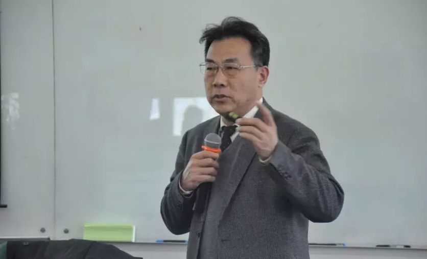 韓傳峰教授為台灣學員講述中國“一帶一路”戰略圖片