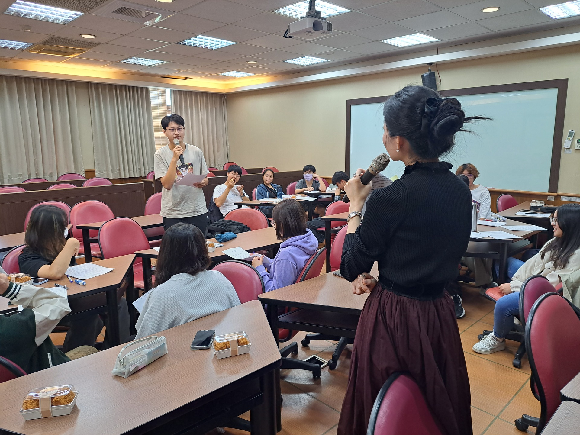 同學勇於分享自己對題目的見解圖片