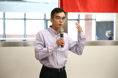 中山管院陳世哲院長主持揭牌典禮圖片
