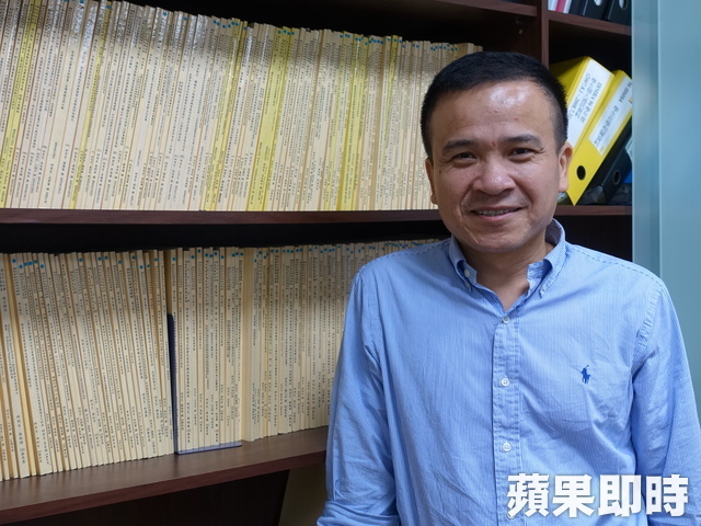 中山大學資管系副教授徐士傑曾當過酒店泊車小弟，但如今獲吳大猷研究獎肯定。照片中山大學提供圖片