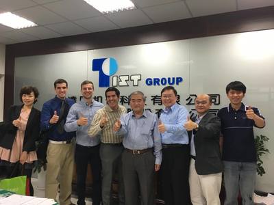 IBMBA students worked at a company as business management consultants, and proposed solutions to business dilemmas.